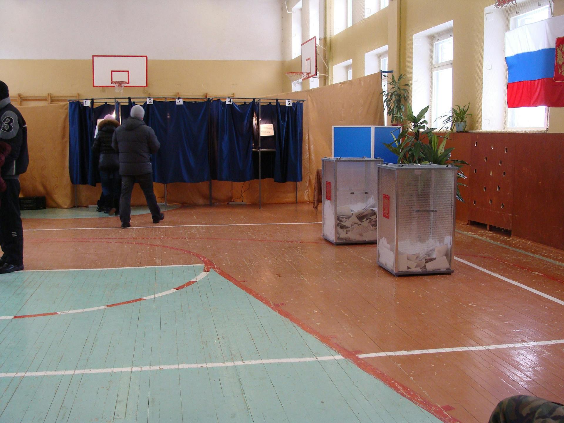 Polling station in a Russian school